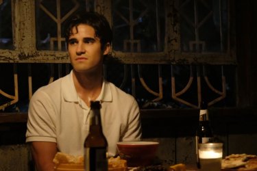 American Crime Story: una scena con Darren Criss, seconda stagione