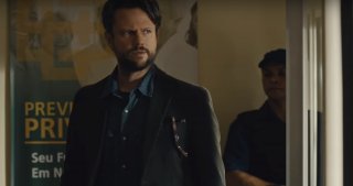 O Mecanismo: Selton Mello durante una scena