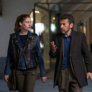 Tu mi nascondi qualcosa: Sarah Felberbaum e Ninni Bruschetta in una scena del film
