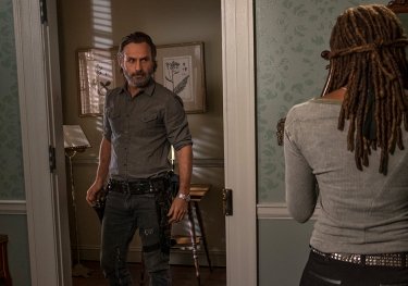 The Walking Dead: Andrew Lincoln e Danai Gurira in una foto di Still Gotta Mean Something