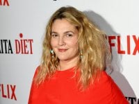 Drew Barrymore: 'Non sono incinta, sono grassa. Mangerei sempre fettuccine Alfredo'