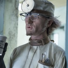 Una serie di sfortunati eventi: Neil Patrick Harris in un'immagine della seconda stagione