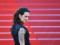 Asia Argento risponde alla 'sadica regista' Catherine Breillat su pedofilia e crudeltà