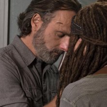 The Walking Dead: Andrew Lincoln e Danai Gurira nell'episodio Still Gotta Mean Something