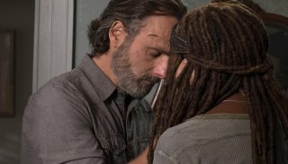 The Walking Dead: Andrew Lincoln e Danai Gurira nell'episodio Still Gotta Mean Something