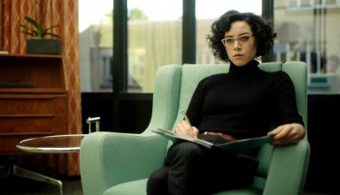 Legion: una scena con Aubrey Plaza nella seconda stagione