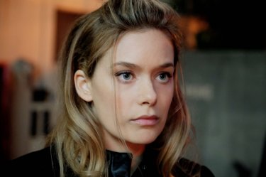 images/2018/04/03/rachel-keller-legion-season-1-photos-10-1.jpg