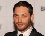 Fonzo: Tom Hardy irriconoscibile sul set con il cranio rasato