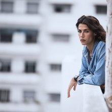 Deep State: una scena con Karima McAdams