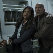 Rampage - Furia animale: Dwayne Johnson e Naomie Harris in una scena del film