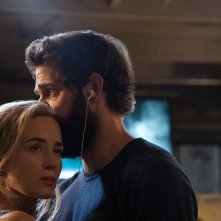 A Quiet Place: Krasinski e BLunt in una scena