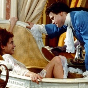 Valmont: Colin Firth e Annette Bening in una scena del film di Milos Forman