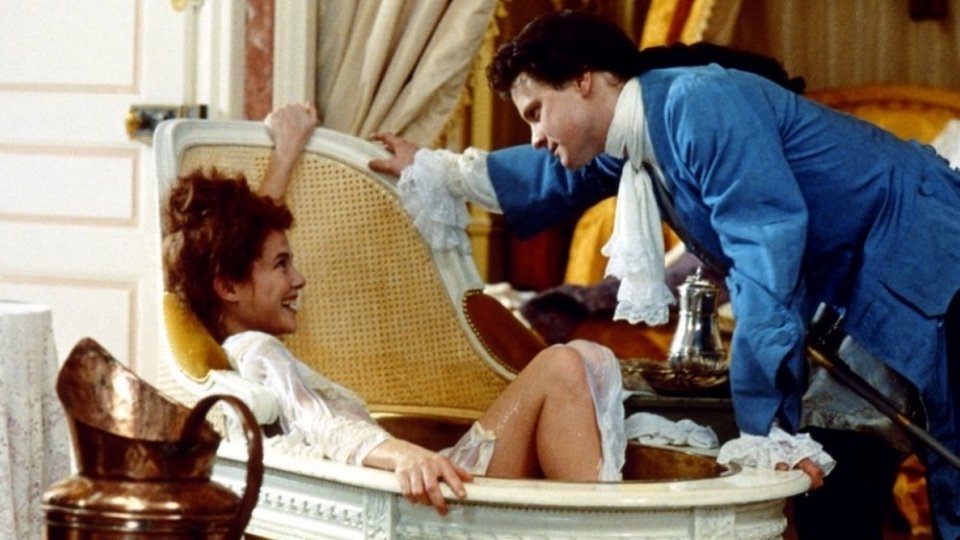 Valmont: Colin Firth e Annette Bening in una scena del film di Milos Forman