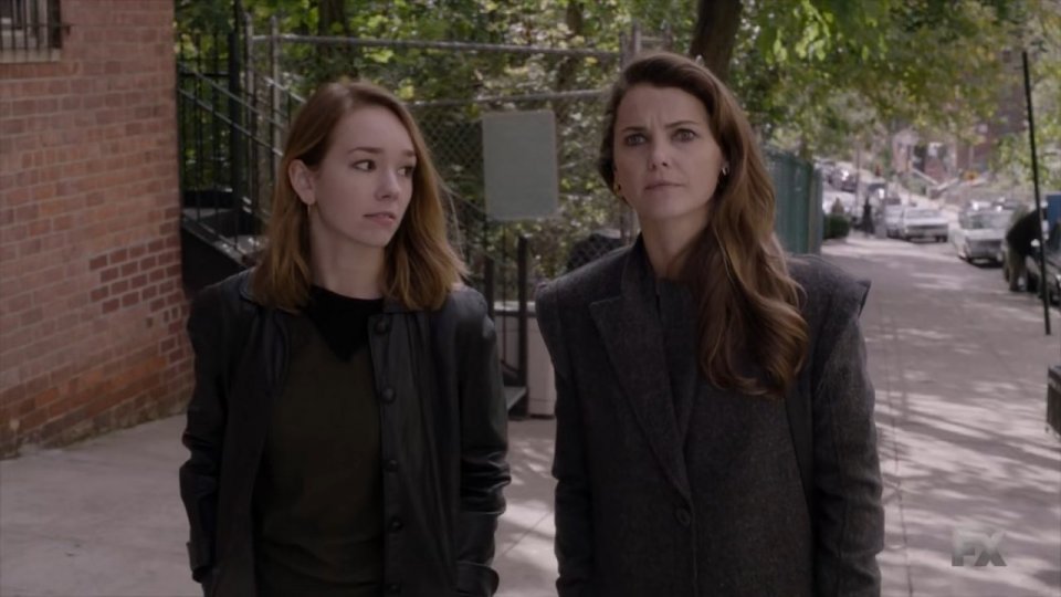 The Americans: Keri Russell e Holly Taylor nell'episodio Tchaikovsky