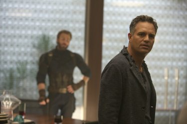 Avengers: Infinity War, Chris Evans e Mark Ruffalo in una scena del film