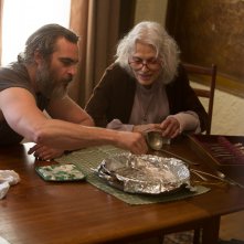 A Beautiful Day: Joaquin Phoenix e Judith Roberts in una scena del film