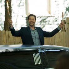 Giù le mani dalle nostre figlie: Ike Barinholtz in una scena del film
