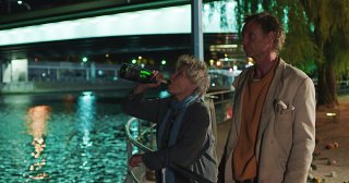 Parigi a piedi nudi: Emmanuelle Riva e Dominique Abel in una scena del film