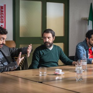 Si muore tutti democristiani: Walter Leonardi, Massimiliano Loizzi e Marco Ripoldi in una scena del film