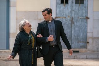 Tonno spiaggiato: Frank Matano e Lucia Guzzardi in una scena del film