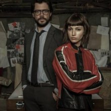 La casa di carta: Ursula Corbero e Alvaro Morte in una foto