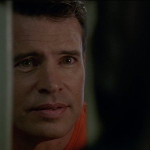 Scandal: una foto di Scott Foley nell'episodio Over a Cliff
