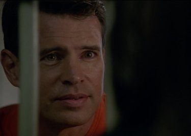 Scandal: una foto di Scott Foley nell'episodio Over a Cliff