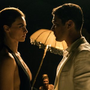 Loro 1: Riccardo Scamarcio e Kasia Smutniak in un momento del film