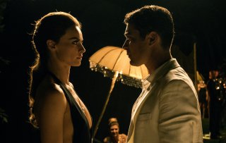 Loro 1: Riccardo Scamarcio e Kasia Smutniak in un momento del film