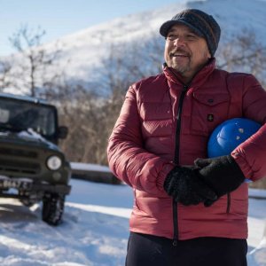 Hotel Gagarin: Claudio Amendola in una scena del film