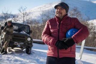 Hotel Gagarin: Claudio Amendola in una scena del film