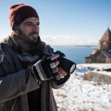 Hotel Gagarin: Luca Argentero in una scena del film