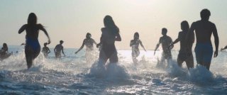 Mektoub, My Love: Canto Uno, una scena del film di Kechiche