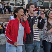 Tuo, Simon: Alexandra Shipp, Katherine Langford e Nick Robinson in una scena del film