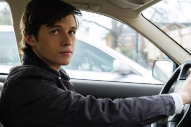 Tuo, Simon: Nick Robinson in una scena del film