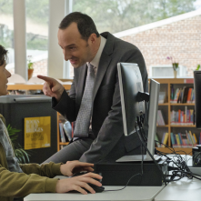 Tuo, Simon: Nick Robinson e Tony Hale in una scena del film