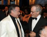 Robin Williams: Spielberg racconta le sue telefonate sul set di Schindler's List