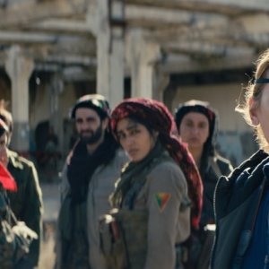 Girls of the Sun: Emmanuelle Bercot e Golshifteh Farahani in un momento del film