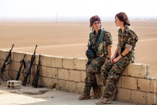 Girls of the Sun: un momento del film