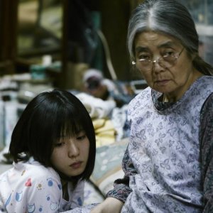 Shoplifters: un momento del film