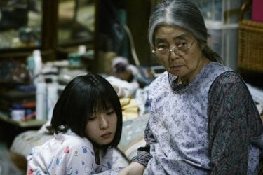 Shoplifters: un momento del film