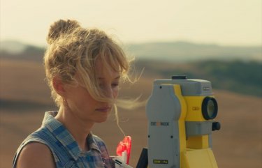 Troppa grazia: Alba Rohrwacher in una scena del film