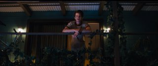 Under the Silver Lake: Andrew Garfield in un momento del film