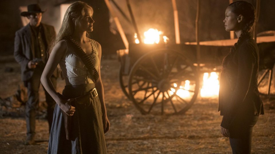 images/2018/04/30/westworld-s2e2-maeve-dolores-meet.jpg