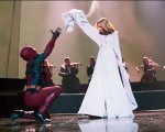 Deadpool e Celine Dion, la 'strana coppia' nell'emozionante video di Ashes