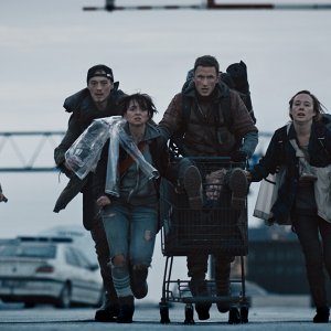 The Rain: il cast in una scena concitata