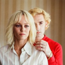 Knife + Heart: Vanessa Paradis e Nicolas Maury in una scena del film