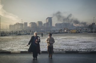 Lazzaro felice: Adriano Tardiolo e Tommaso Ragno in una scena del film