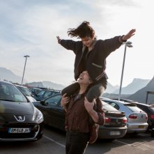 7 Uomini a mollo: Mathieu Amalric e Leïla Bekhti in una scena del film