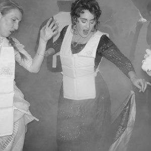 Adele si scatena al party dei suoi 30 anni